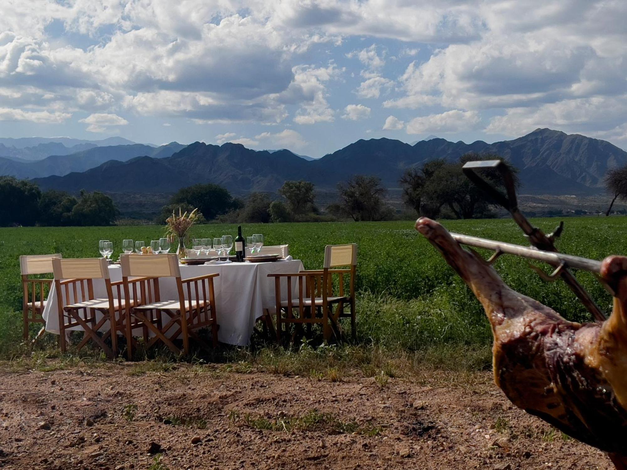 Estancia Banda Grande - Horse & Hiking Safaris Molinos Bagian luar foto